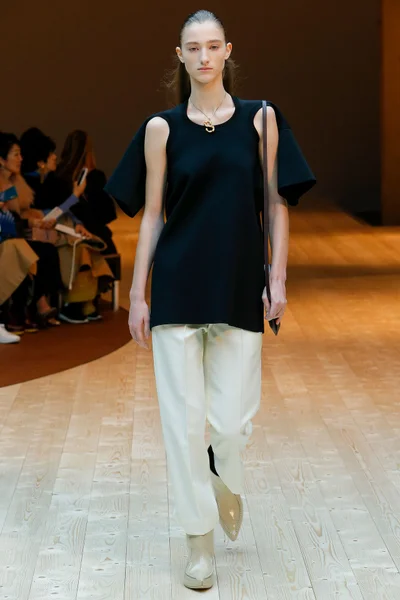 Look 3